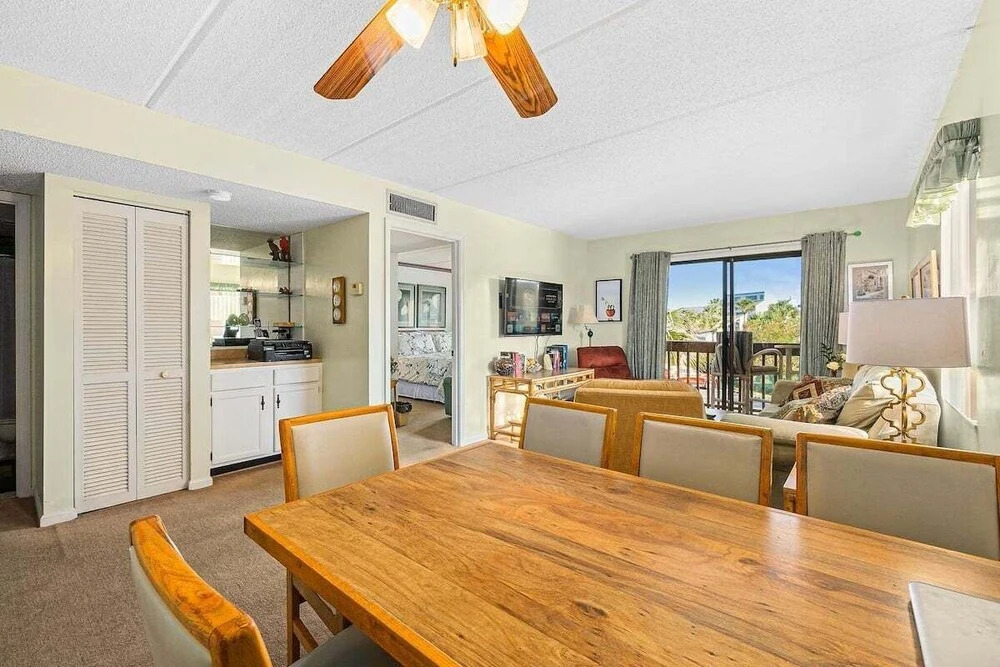 St Augustine Beach Retreat~ Oceanfront Resort 2 Pools Hot Tubs Pickleball, Trolley!