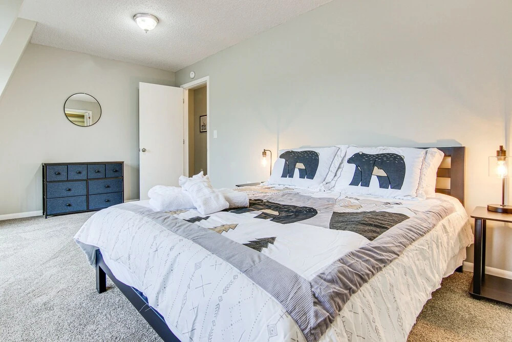 Centrally Located Mills River Townhome w/ Fire Pit