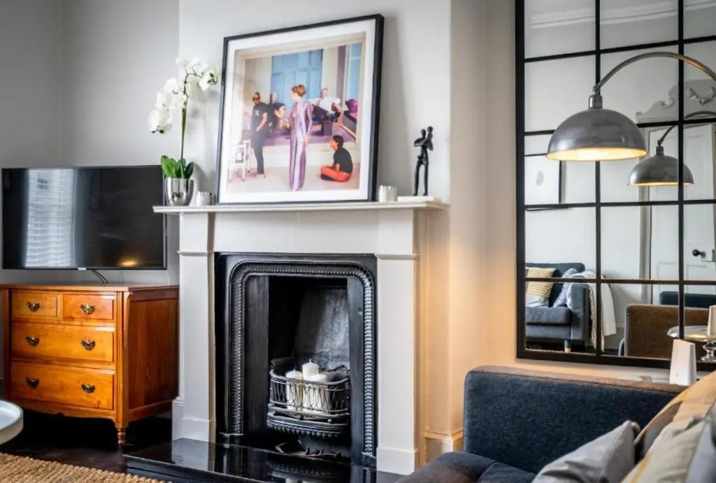 42 is the Answer- Stunning York townhouse appearing on TV Holiday Home Show