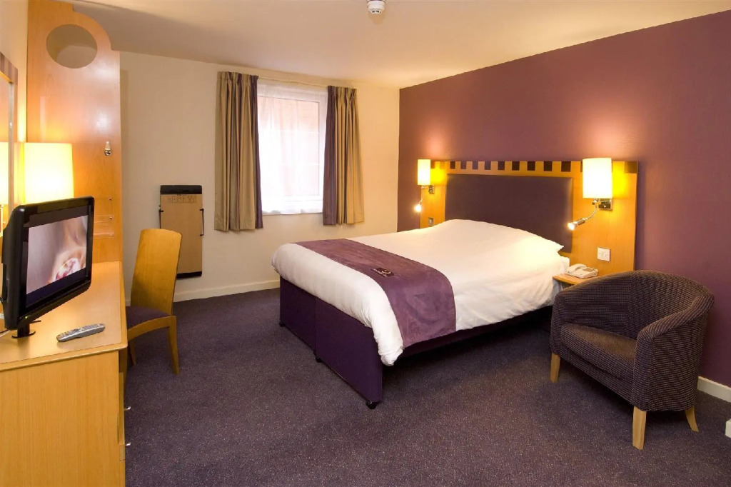 Premier Inn Manchester Trafford Centre West