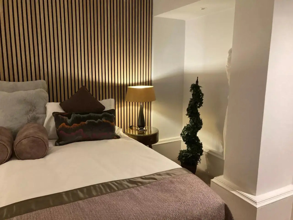 Lyla Rooms