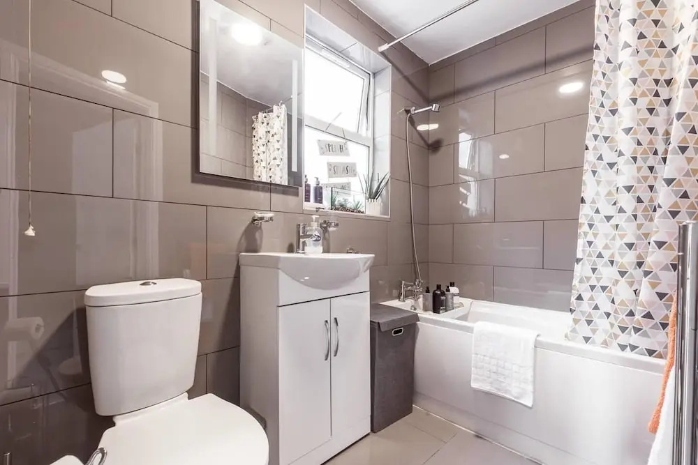 North Central London House/ Sleeps8/garden/wifi