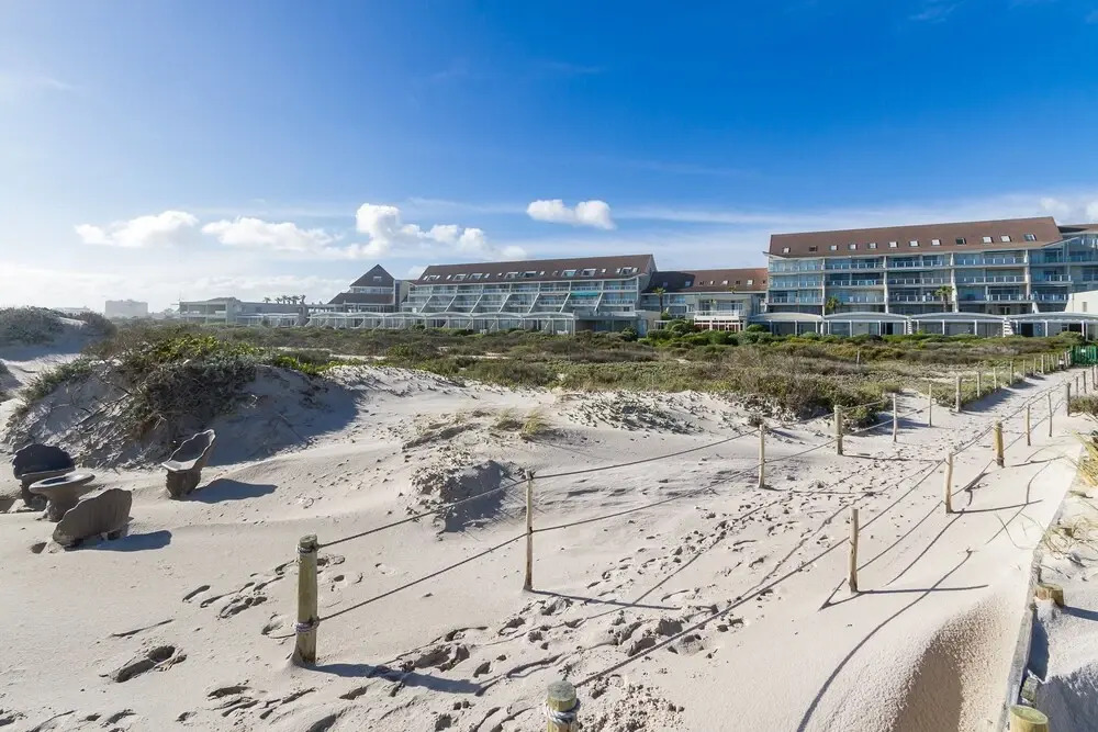 Dolphin Beach E35
