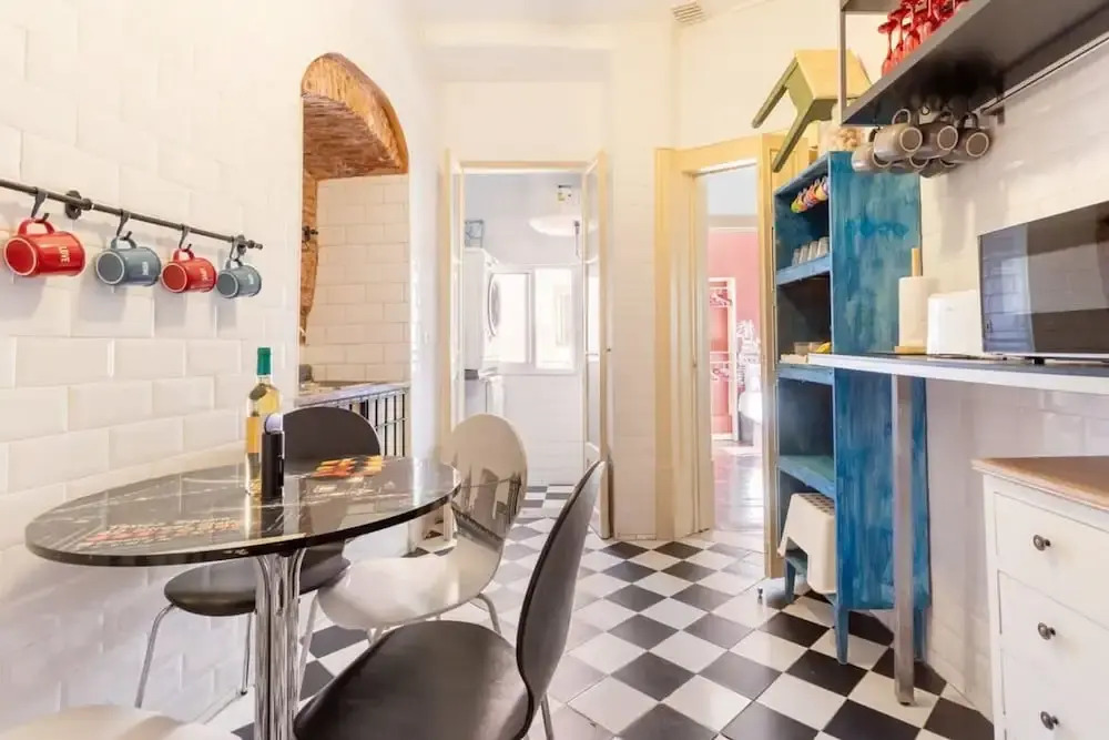 Artistic Alfama 4BR Cathedral Views Tram 28