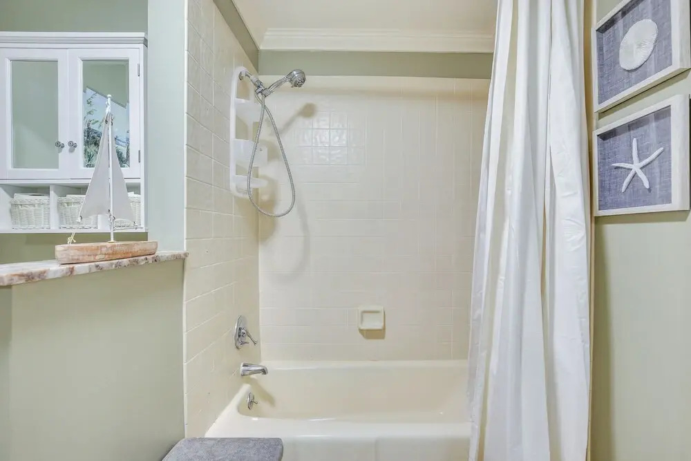 Canal Access & Pool: Lighthouse Point Getaway!
