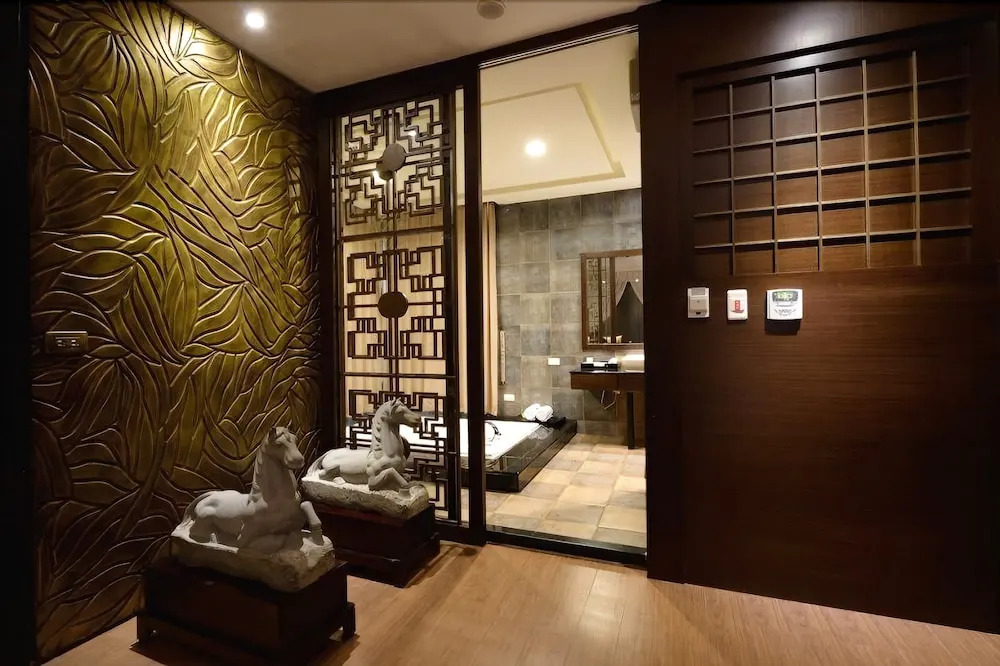 Eden Exoticism Planet Hotel