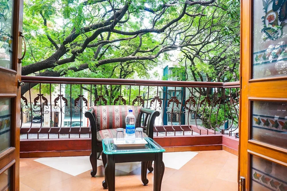 Super Townhouse Oak Prabhat Road