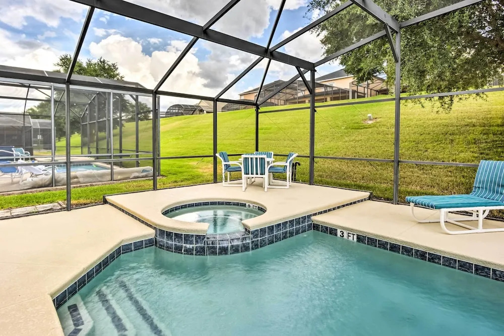 Retreat w/ Pool: 25 Mi to Disney