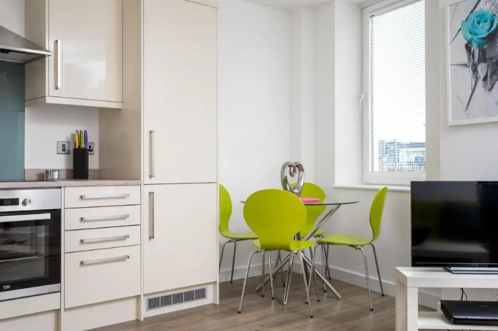 Beautiful 1 bedroom apartment at the iconic Post House Gloucester