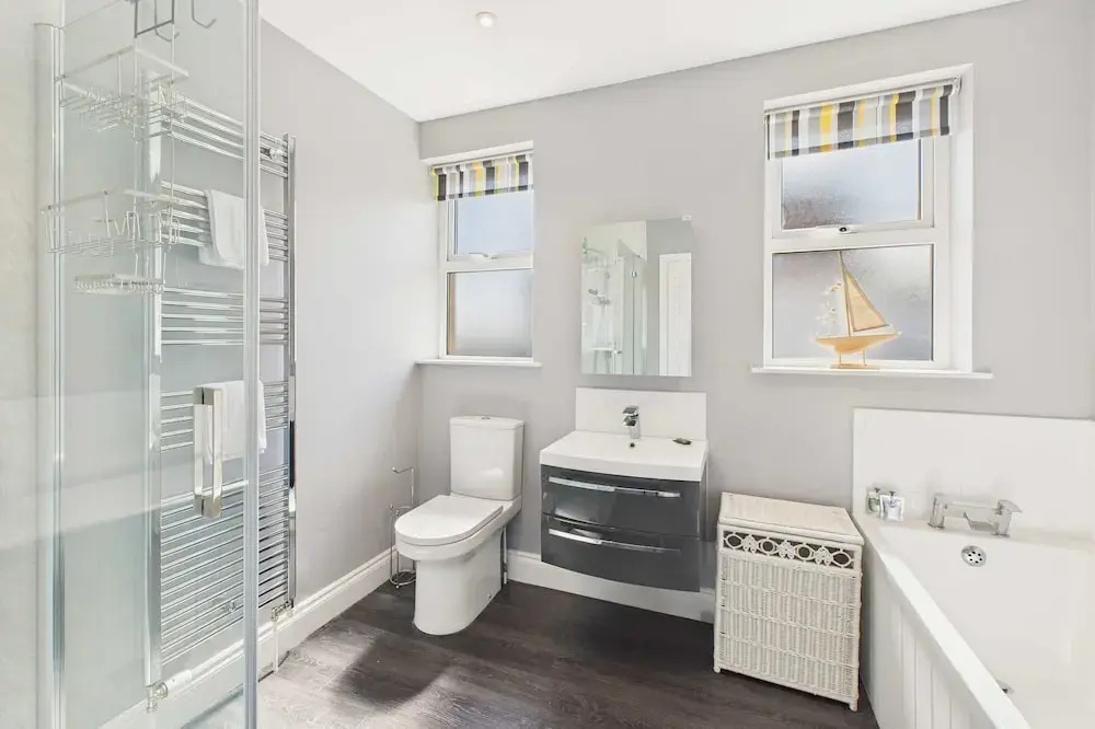 Host Stay Chirnells