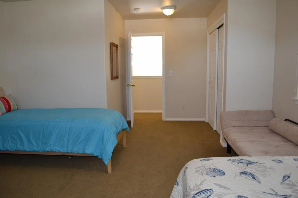 2339 S Edgewood