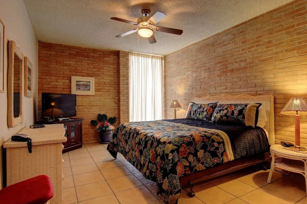 Channelview 218