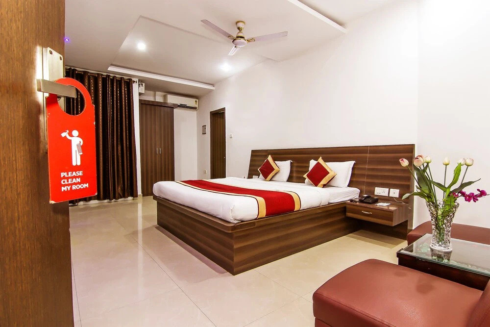OYO 6804 Hotel Buddha Residency