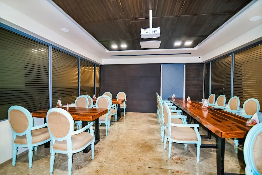 Shyampuriya Palace By FabHotel