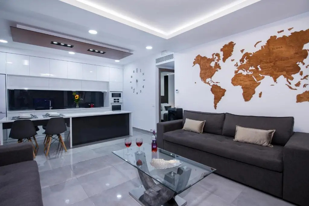TWINS HOME LUXURY SUITES