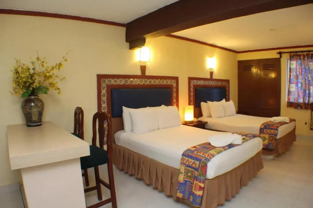 Suites Cancun Center
