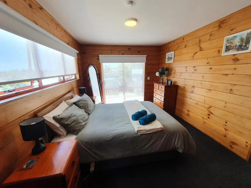 Pohutukawa Lodge by Orewa Beach