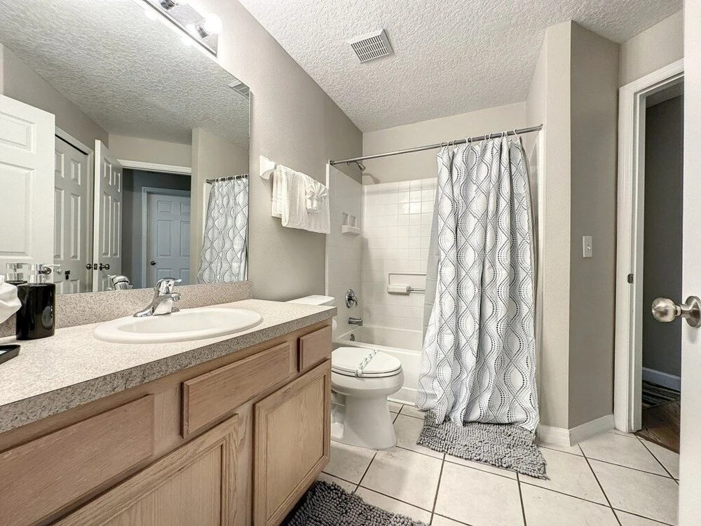 4 Bed 3 Bath In A Gated Community With Pool 4 Bedroom Villa by RedAwning
