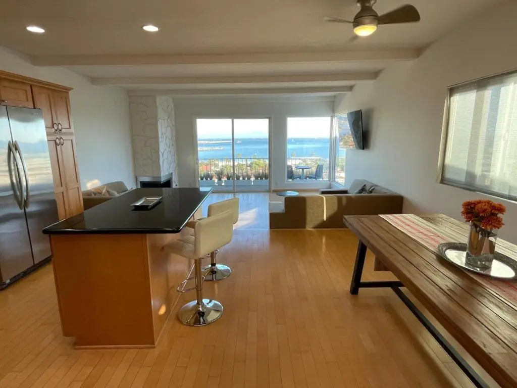 Mod2bd2ba ShowstoprViews. BBQ. Garage