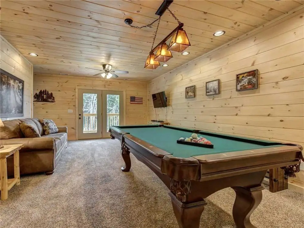 Walnut Ridge, Pool Table, 3 Bedrooms, Private, View, Hot Tub, Sleeps 11
