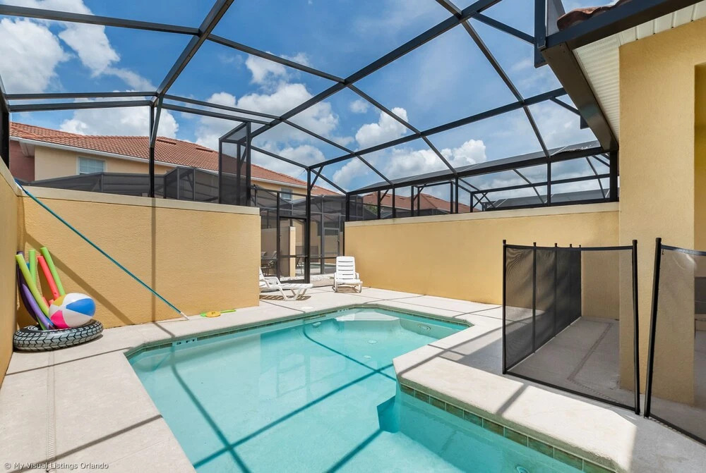 A Stylish Paradise Palms Town Home -close to Disney! 4bd/3ba -4pp971