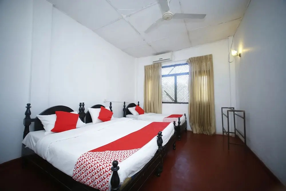OYO 294 Nilaveli Corridor Hotel