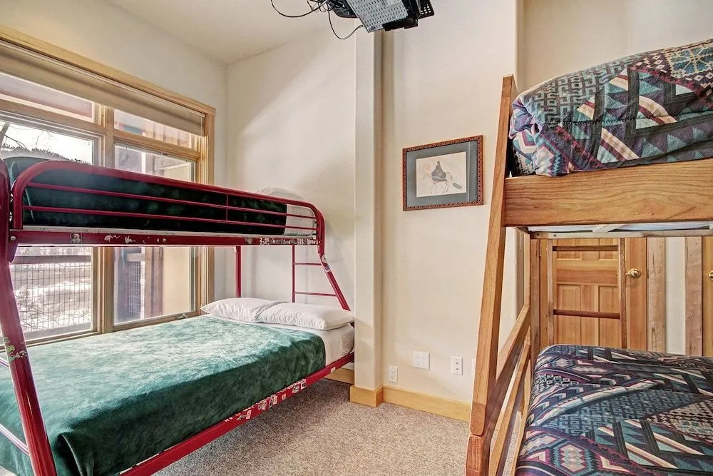 301MC Mill Creek by RedAwning