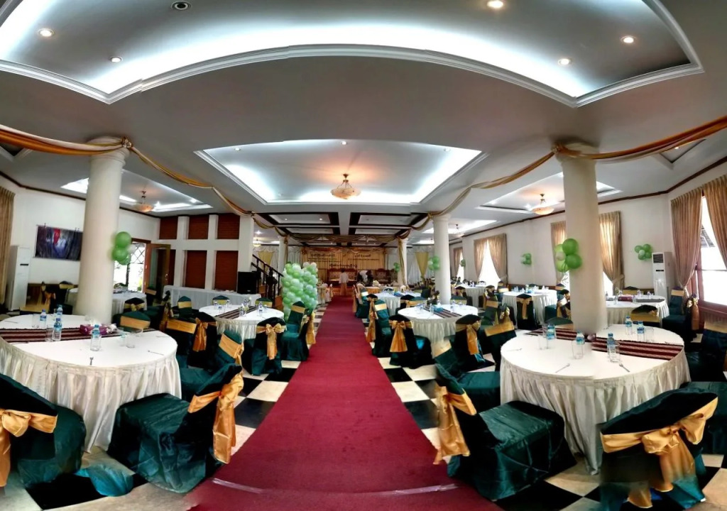 Royal Reward Resort