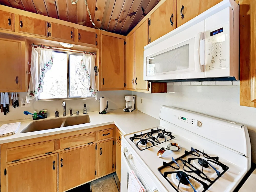 43651 Yosemite House 3 Bedrooms 2 Bathrooms Home