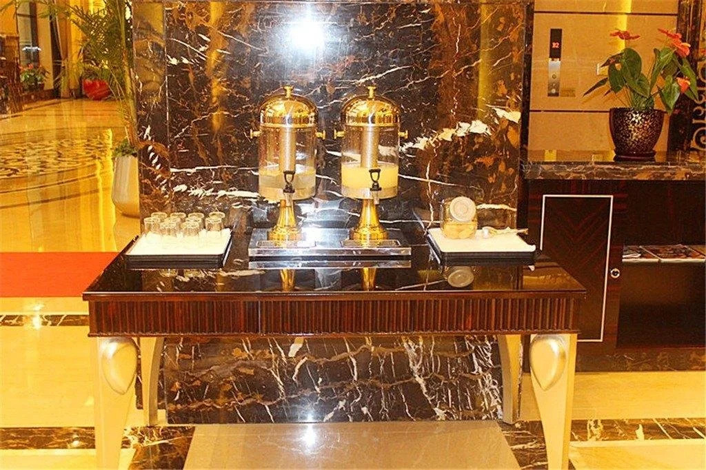 Yifeng Harbour Hotel