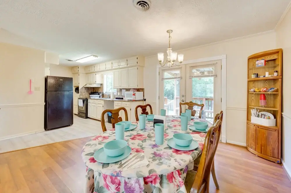 Quiet Columbus Home w/ Private Deck & Grill!
