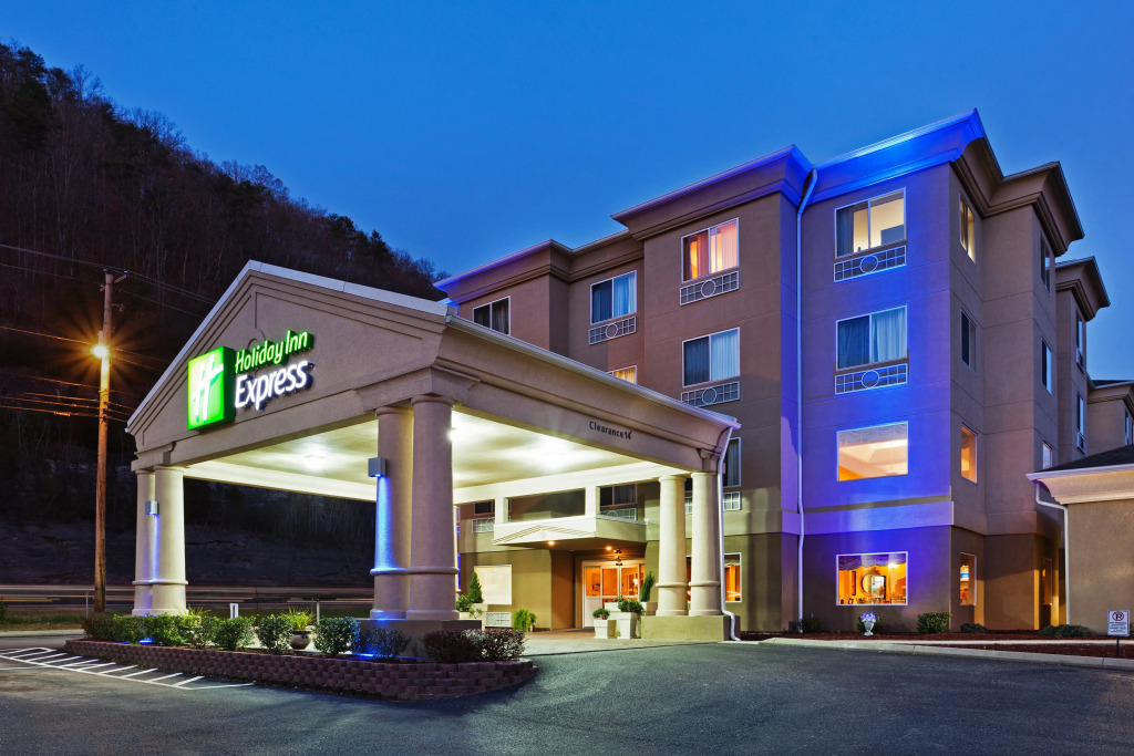 Holiday Inn Express and Suites Pikeville by IHG