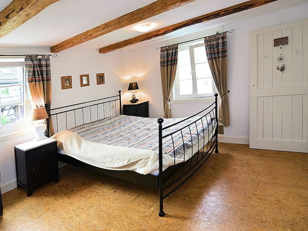 Detached Holiday Home in the Sauerland Region - Fenced-In Garden with Garden Furniture