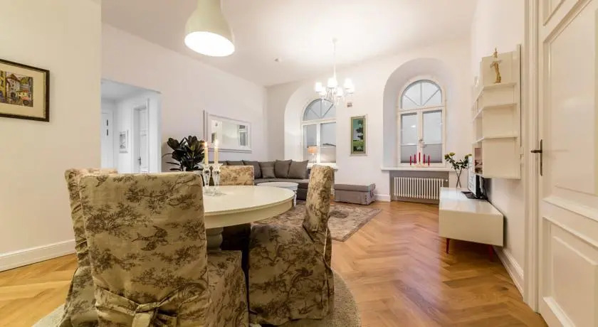 Old Town Apartment -Pagari 1
