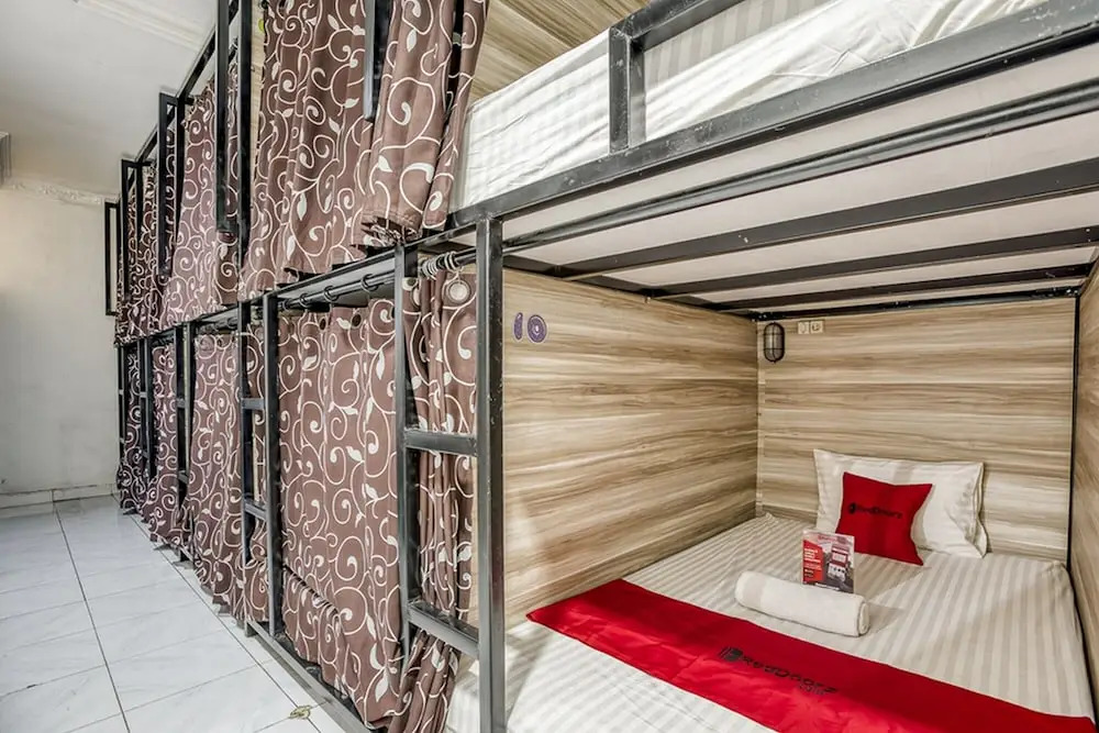 RedDoorz Hostel @ Feliz Noche Cengkareng