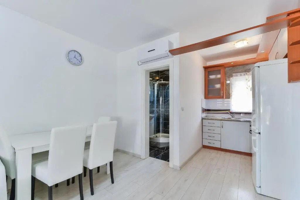 Apartments Lucica