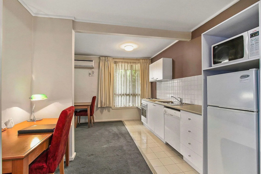 Knox International Hotel and Apartments
