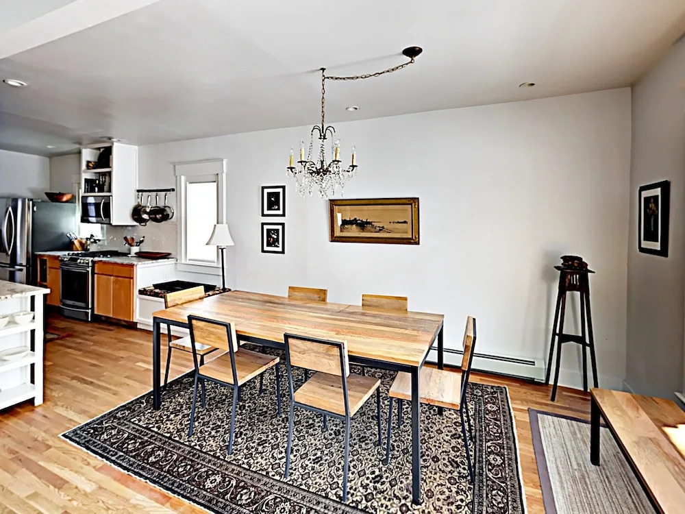 242 Hill Street House 3 Bedrooms 2 Bathrooms Home