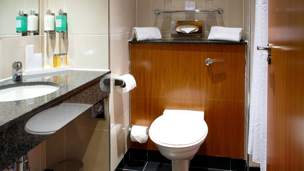 Holiday Inn Bristol Airport by IHG