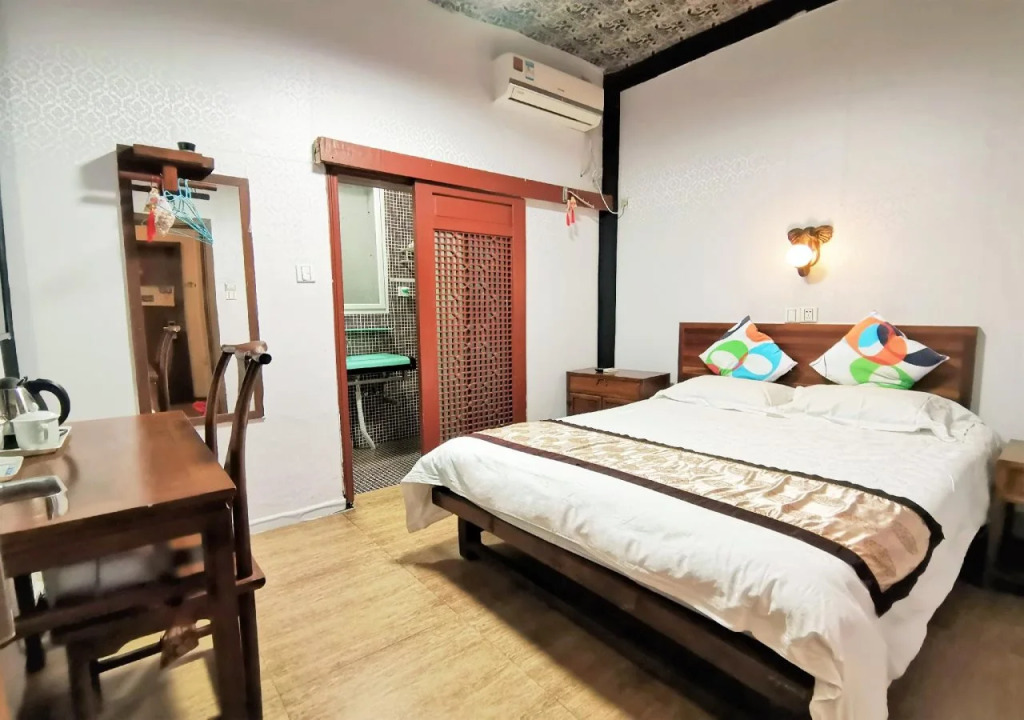 Shaoxing Laotaimen Luxun Native Place Youth Hostel