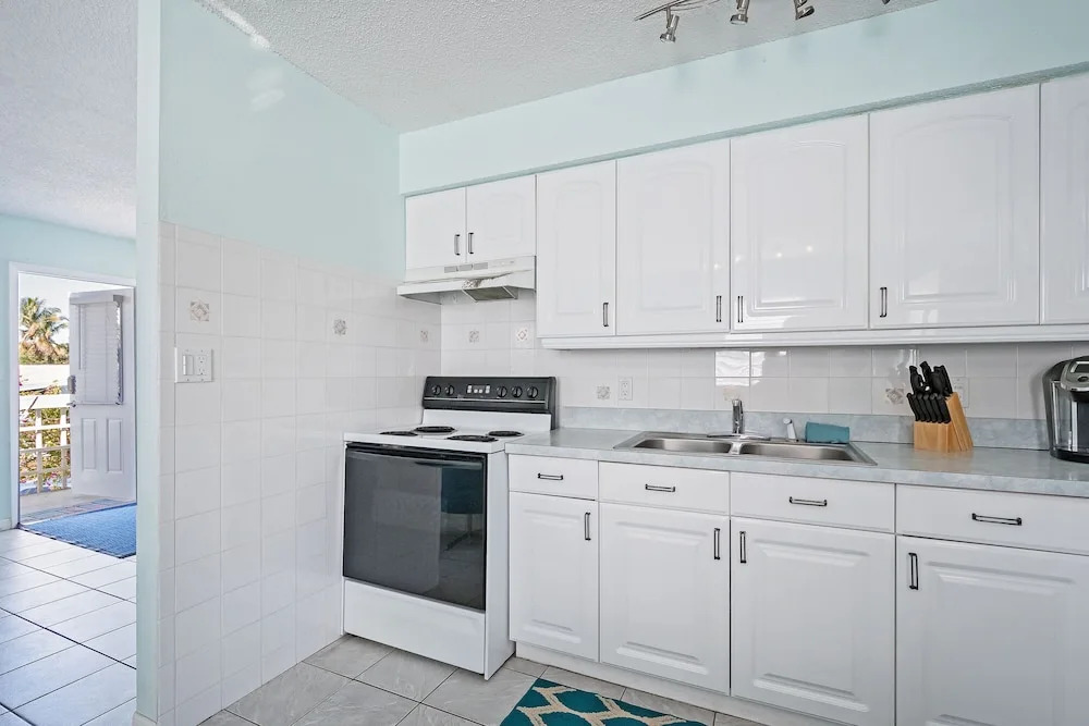 Fairweather Estate #3 - Three Bedroom Apartment