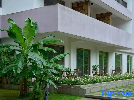 Floral Hotel · City of Sky Hotel