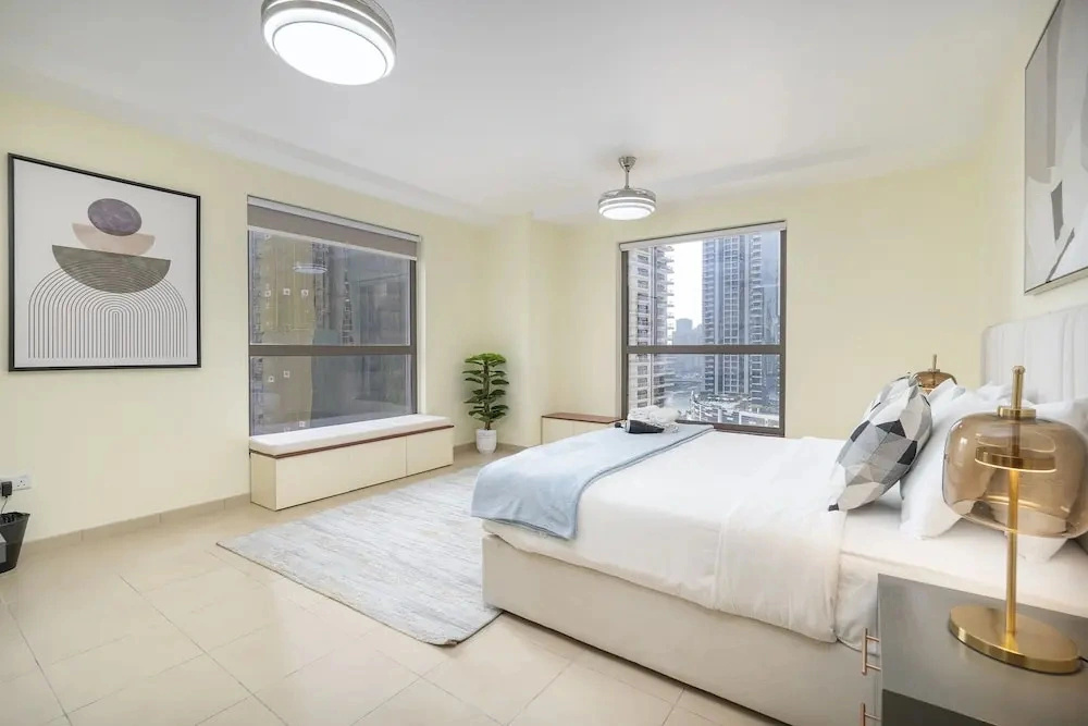 Modern Three Bed Apartment Parking Pool