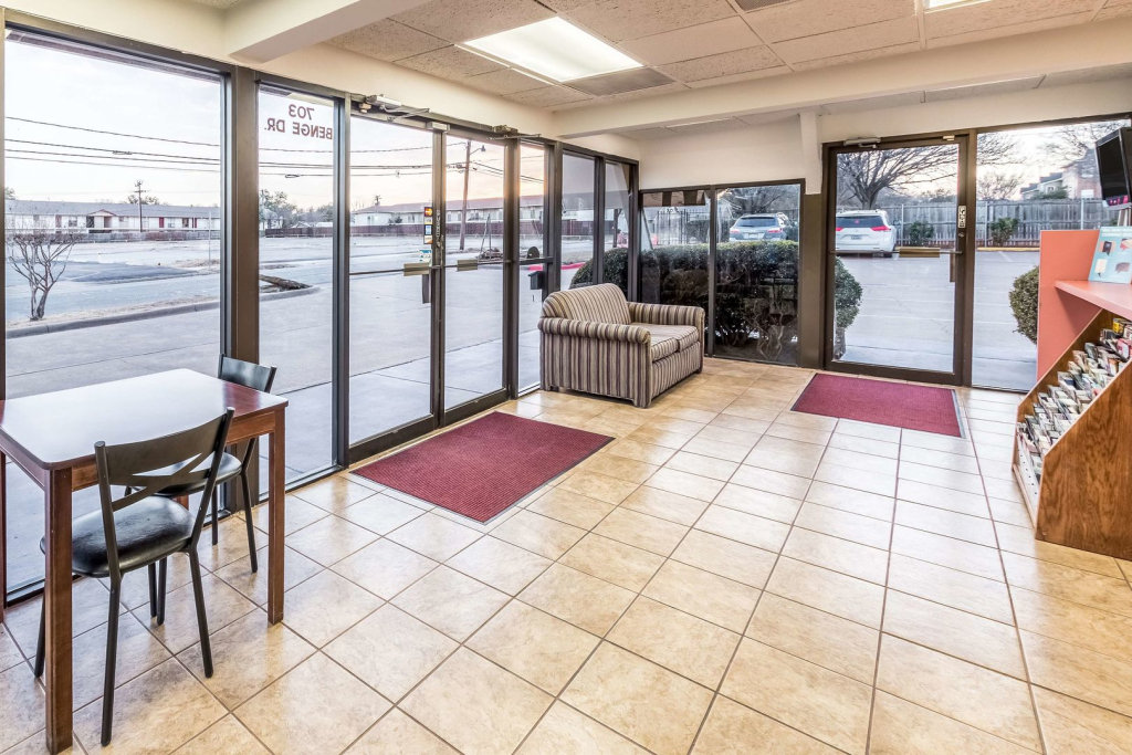 Motel 6-Arlington, TX - UTA