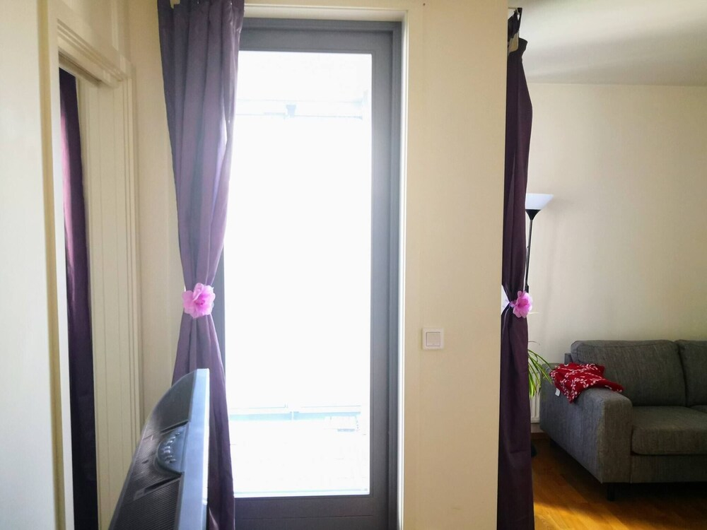 "moderne Fully Furnished and Equipped City Apartment W/balcony/garden/parking"
