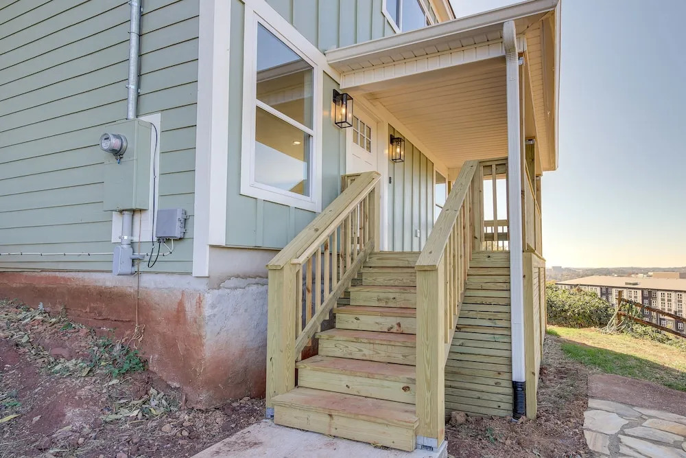 Hilltop Tennessee Retreat: Neyland Stadium Views!