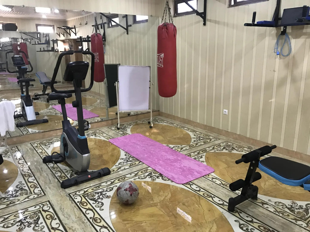 Отель Хон Сарой