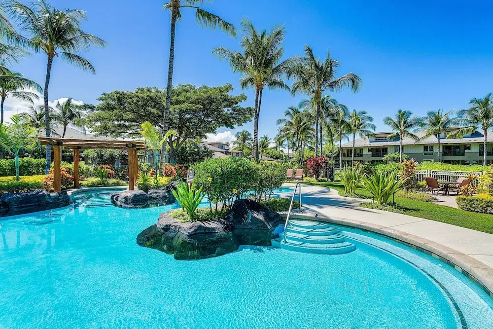 Ocean & Mountain Views - 2BR With Loft, 4 Beds - Relax in Luxury - Vrkcv