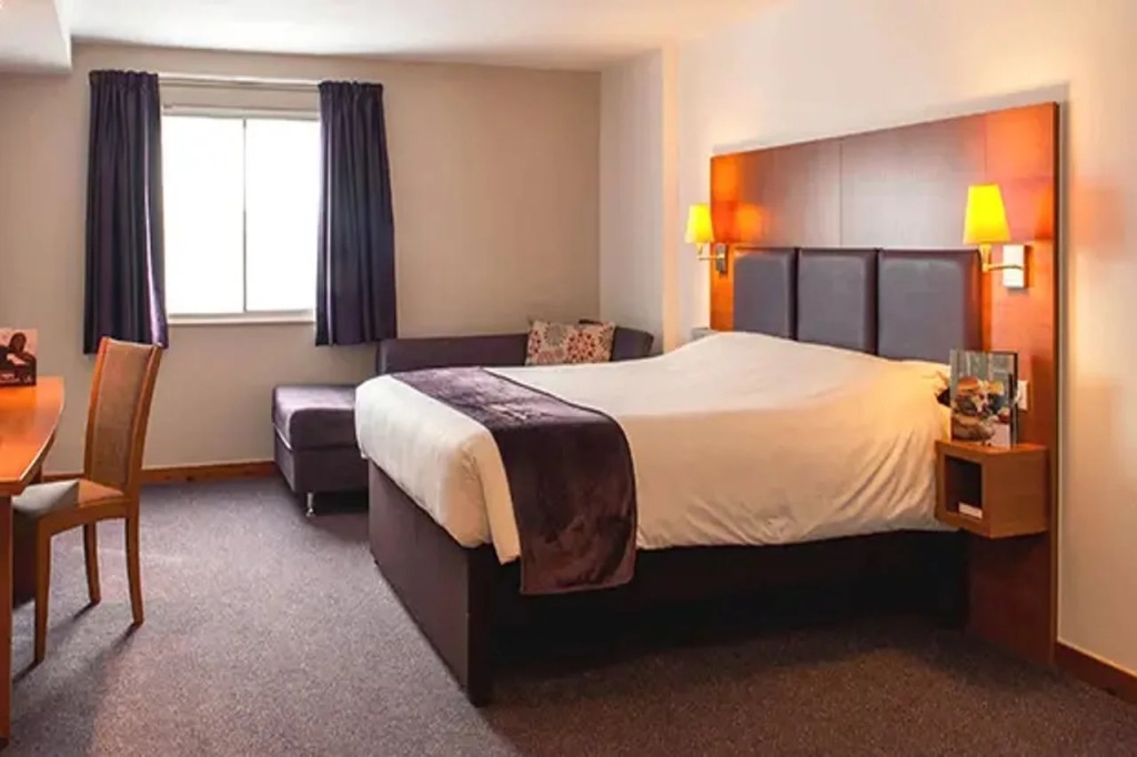 Premier Inn Swindon North