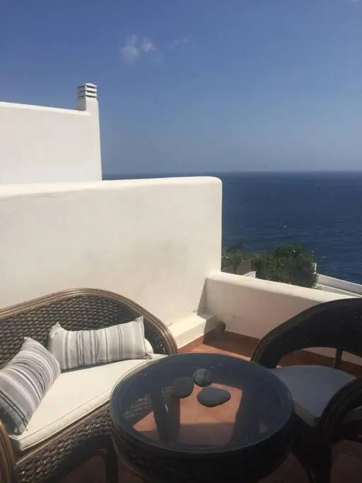 Κυκλαδίτικη μεζονέτα με πισίνα και απεριόριστη θέα